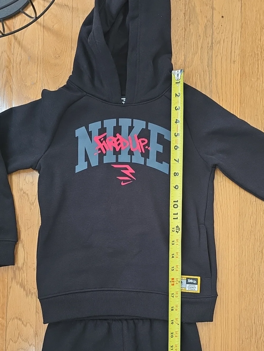 NIKE BRAND BOY'S BLACK 2 PIECE ACTIVE PANTS AND MATCHING PULLOVER HOODIE SIZE 6